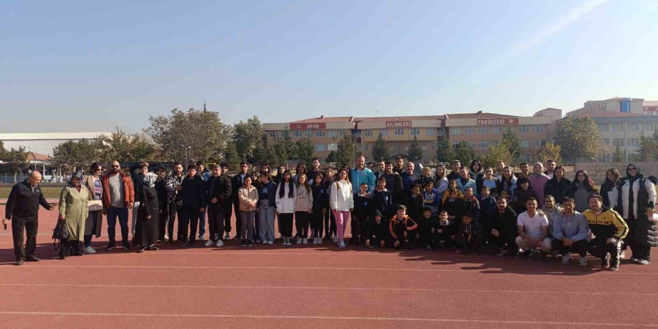 Erü Öğrencilerinden Anlamlı Etkinlik