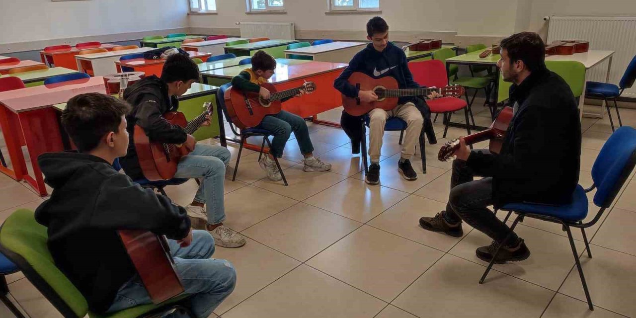 Başkan Büyükkılıç: “gençliğe Değer Katan Ödüllü Projemiz Dolu Dolu Devam Ediyor”