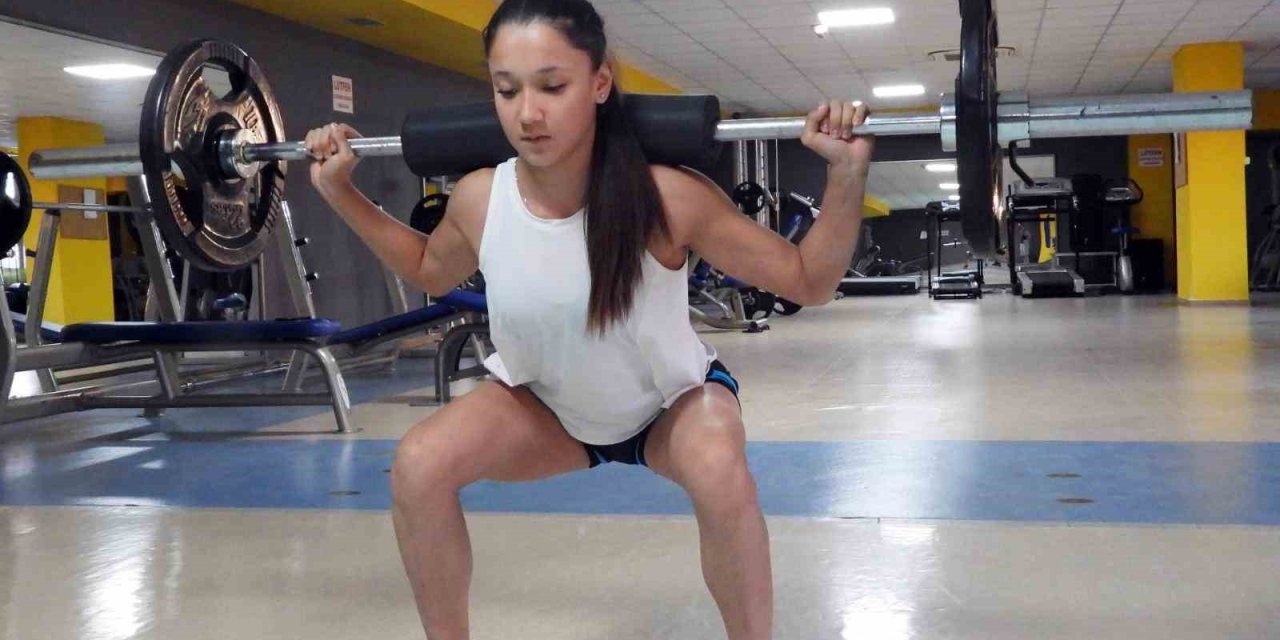 Türkiye Şampiyonluğu İçin Ağırlık Kaldırıyor