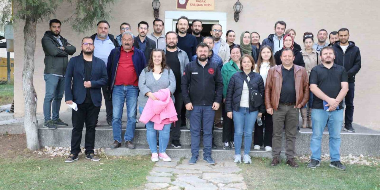 Eskişehir’de 2025 Yeni Dönem Çiğ Süt Destekleme Toplantısı Gerçekleştirildi