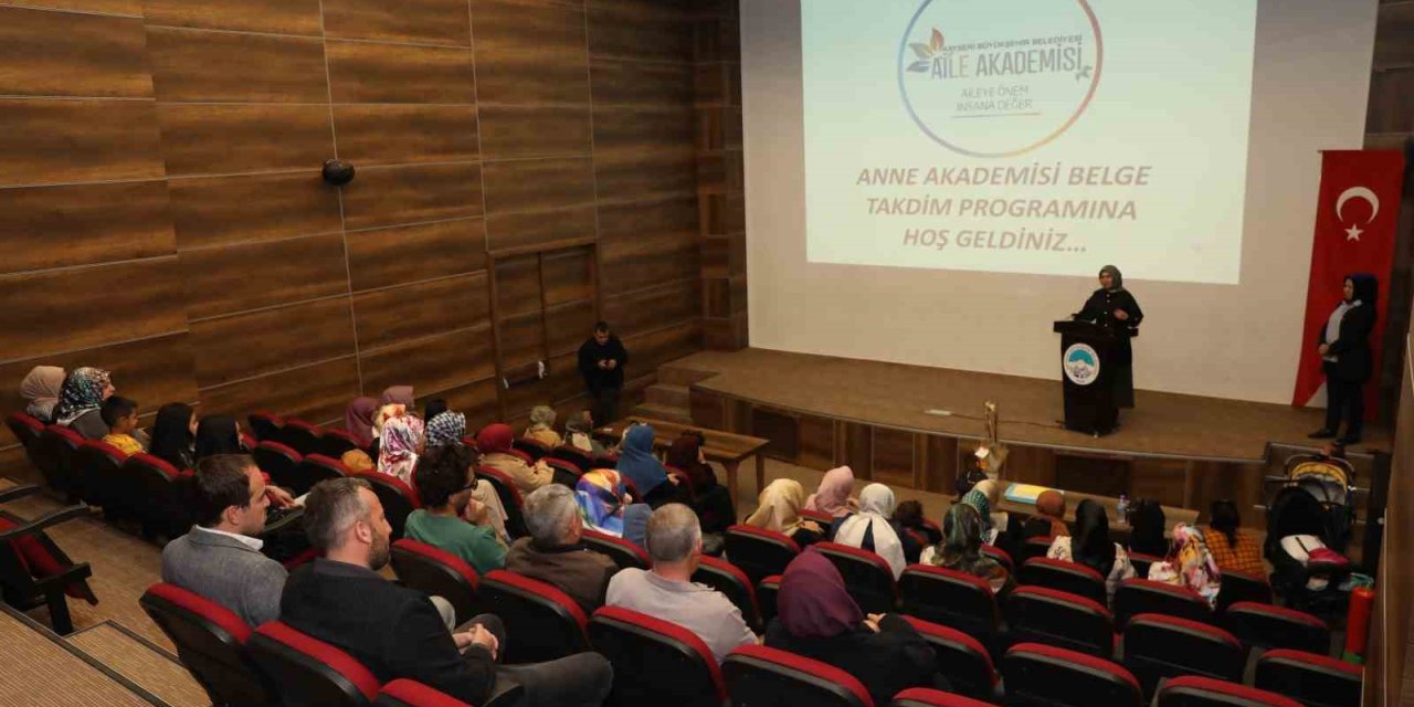 Büyükşehir Aile Akademisi’nde Eğitim Tamamlandı