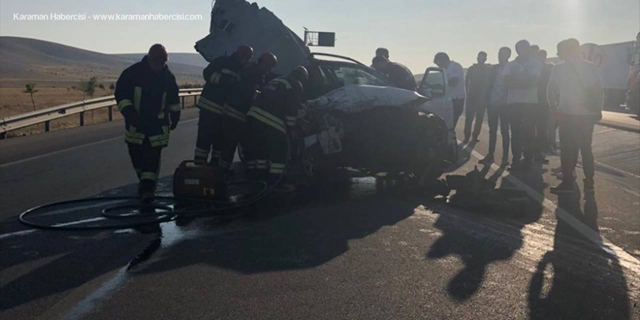 Konya Aksaray Yolunda Otomobil Kamyona Çarptı: 2 Ölü