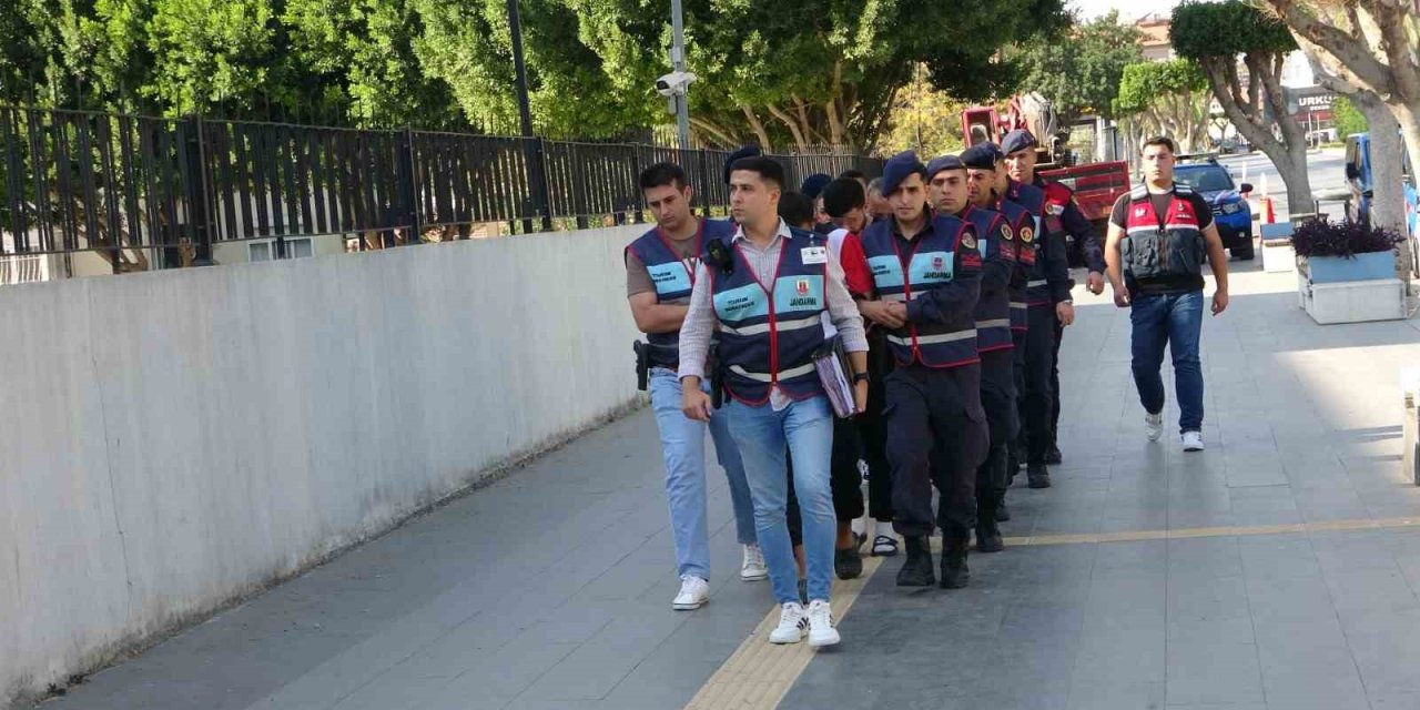 Manavgat’ta Uyuşturucu İmalathanesine Baskın: 5 Gözaltı