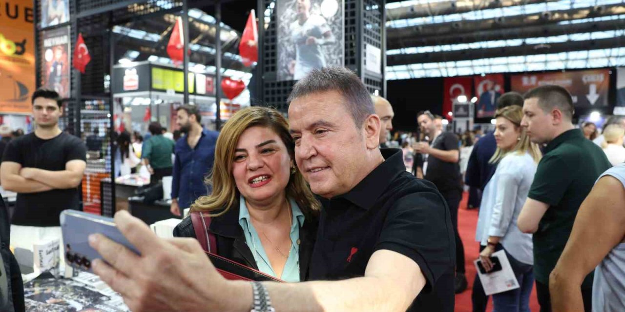 14. Antalya Kitap Fuarı’na Ziyaretçi Akını