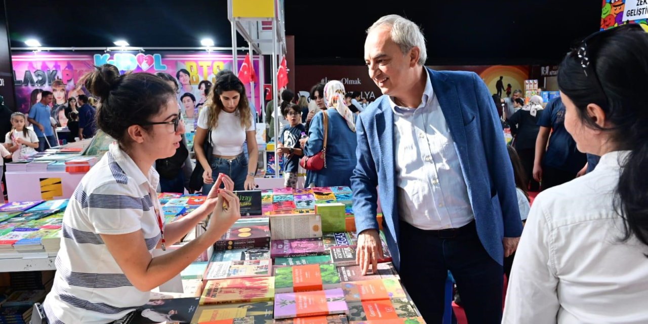 Başkan Kocagöz’den Gençlere Kitap Okuma Tavsiyesi