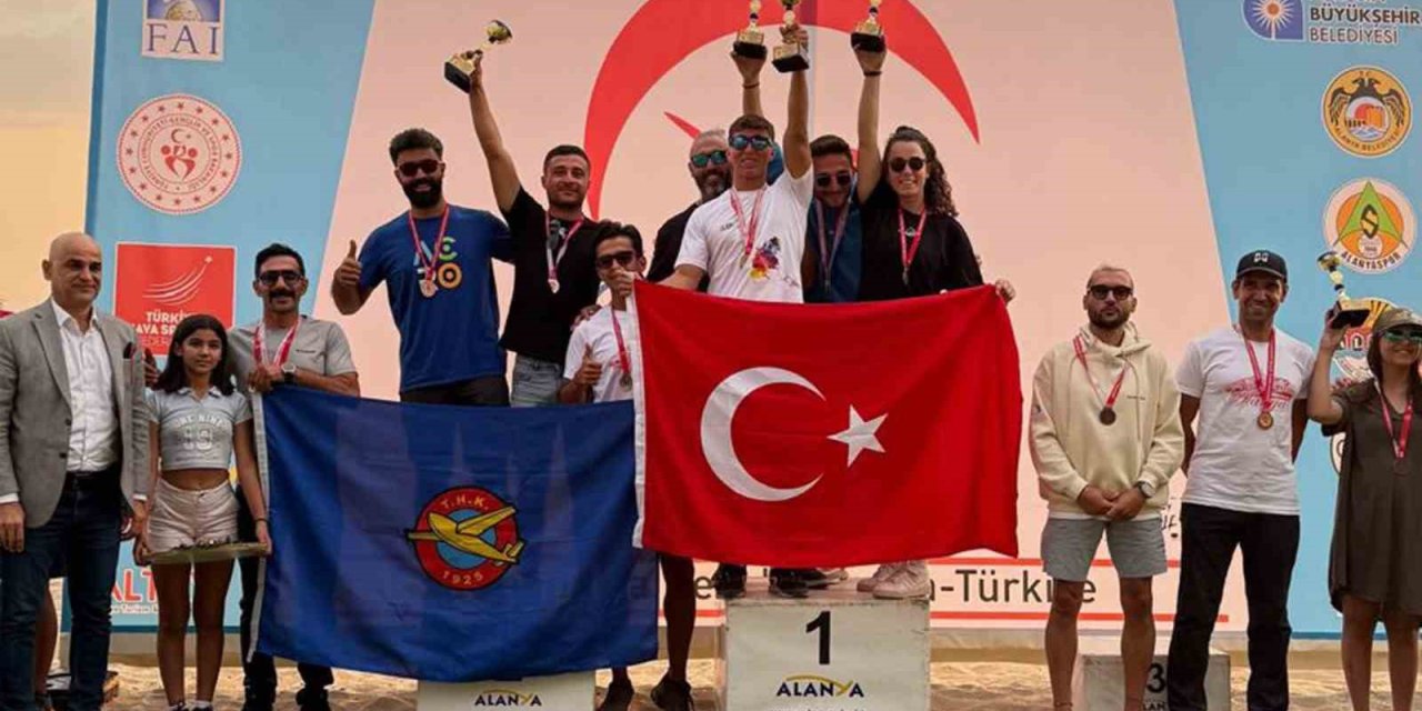 Faı Yamaç Paraşütü Test Yarışmasında Alkü Farkı