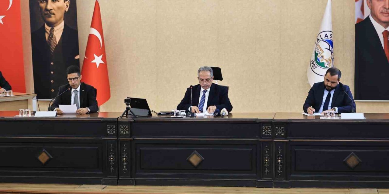 Talas Meclisi’nde Esenyurt Belediyesine Kayyum Atanmasına İlişkin Bildiri Okumak İsteyen Chp’li Üyeye Tepki