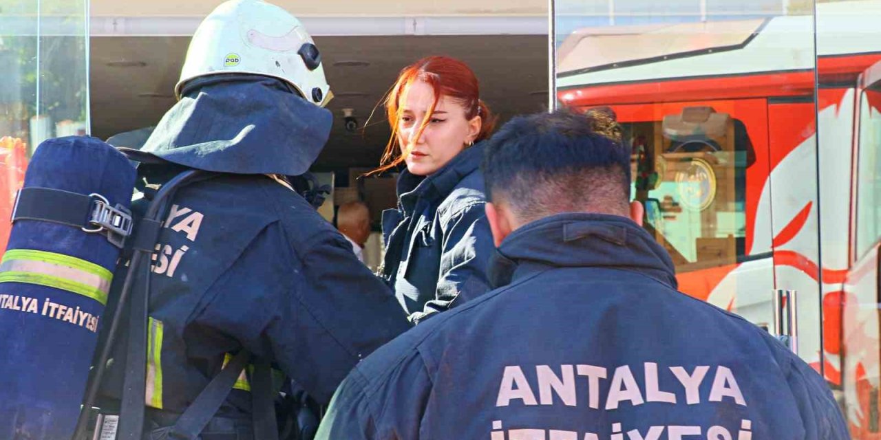 İş Yerinde Yangın İtfaiyeyi Alarma Geçirdi