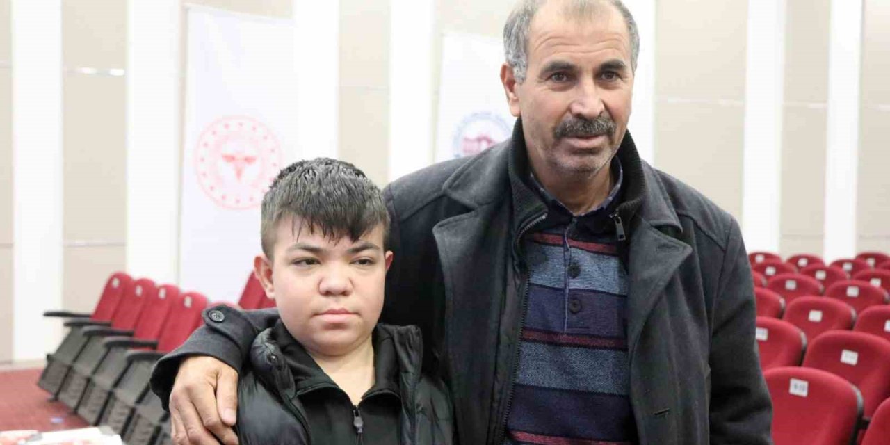 Kadavradan Beklerken Babası Böbreğini Verdi