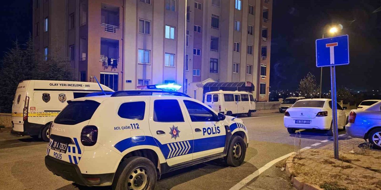 Erkek Arkadaşı Tarafından Silahla Vurulan Genç Kız Yaralandı