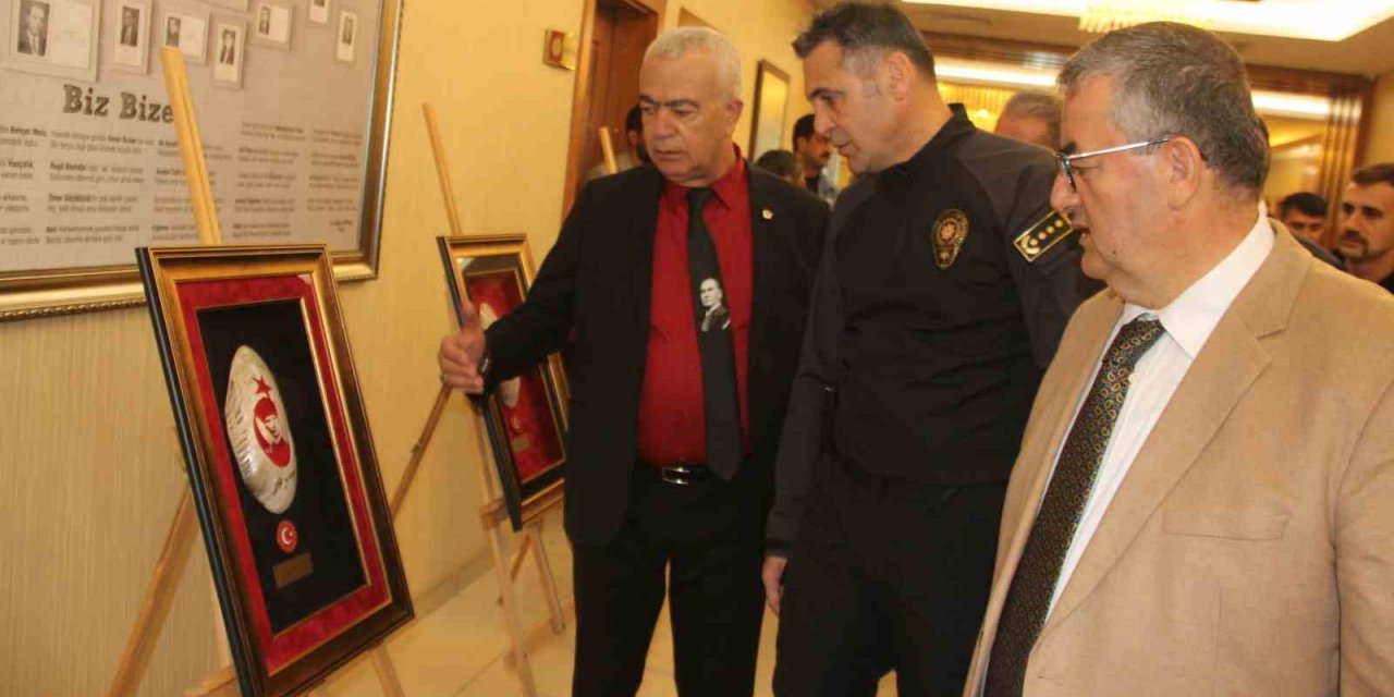 Kayseri Barosu’nda ’atatürk Portreleri Sergisi’ Açıldı