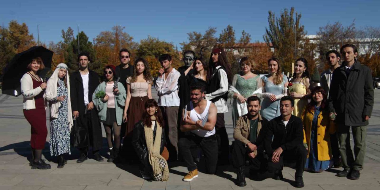 Film Karakterleri Üniversite Öğrencileri İle Vücut Buldu