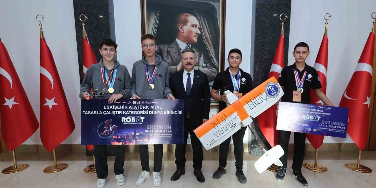Vali Aksoy, "uluslararası Meb Robot Yarışması" Dünya Birincilerini Makamında Misafir Etti
