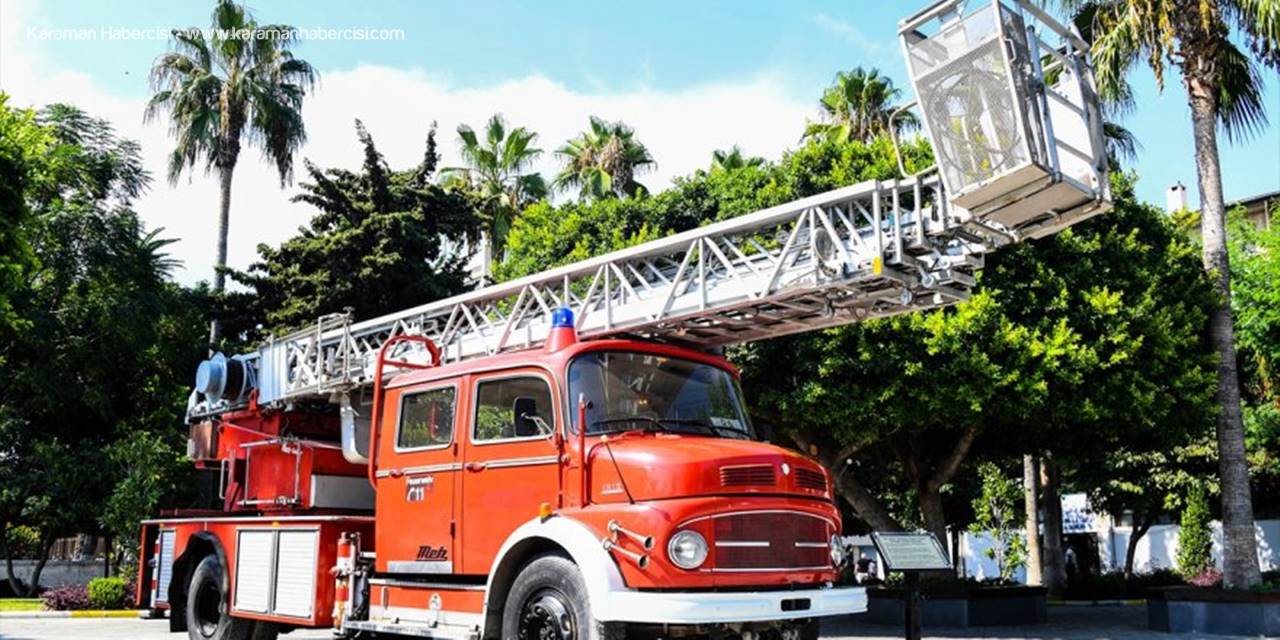 42 Yıllık İtfaiye Aracı Sergilenmeye Başlandı