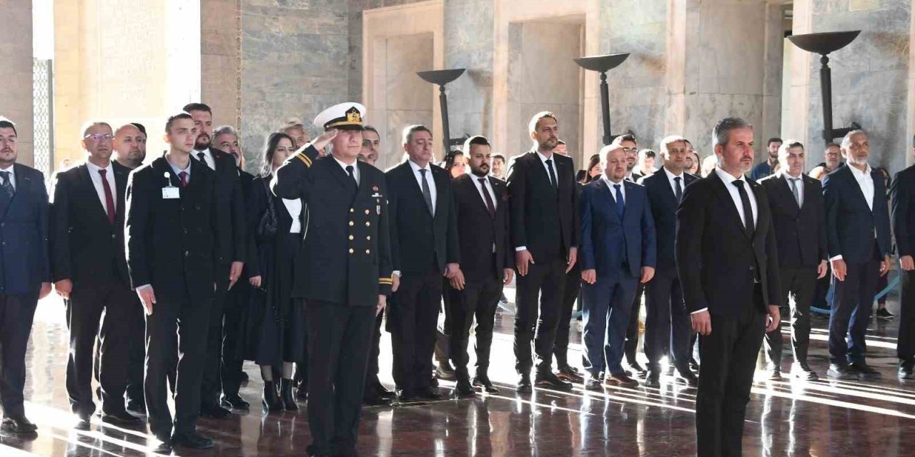 Antiad Ailesi Ata’nın Huzurunda