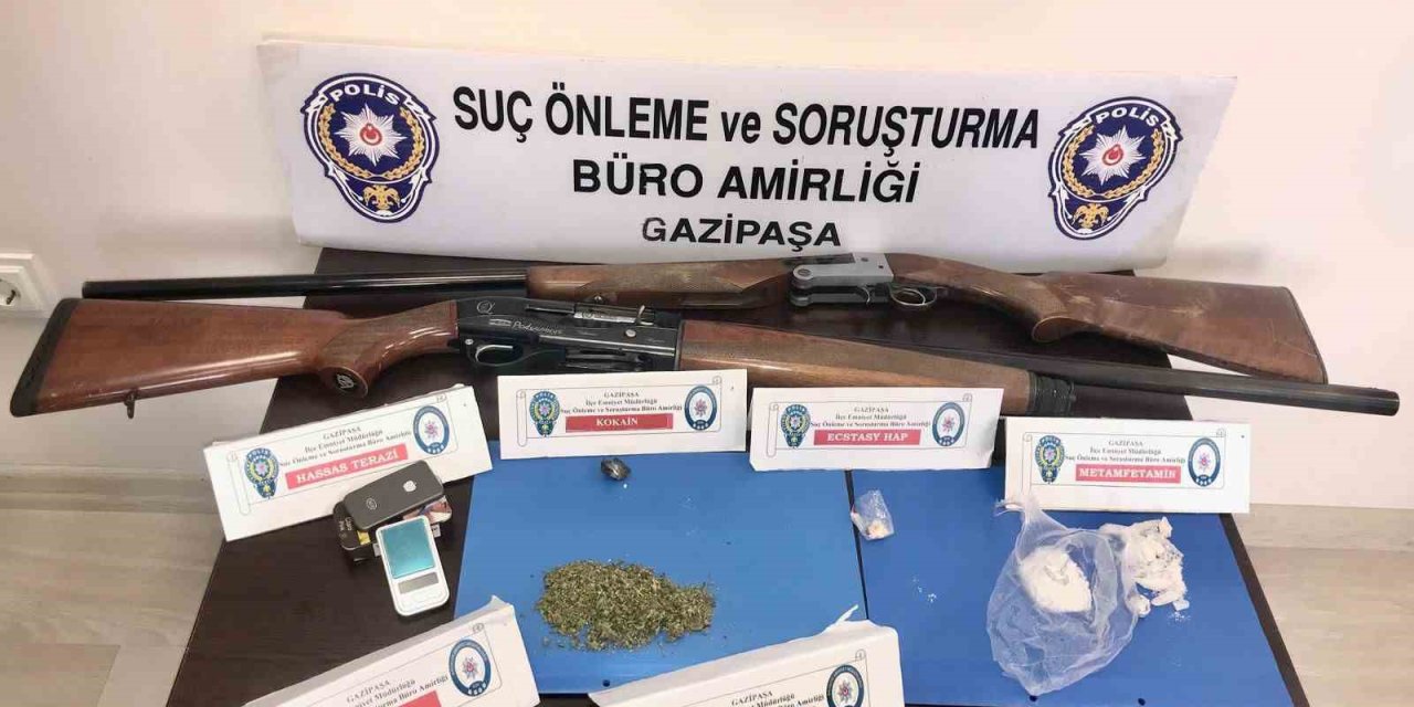 Uyuşturucu Operasyonunda 3 Kişi Tutuklandı