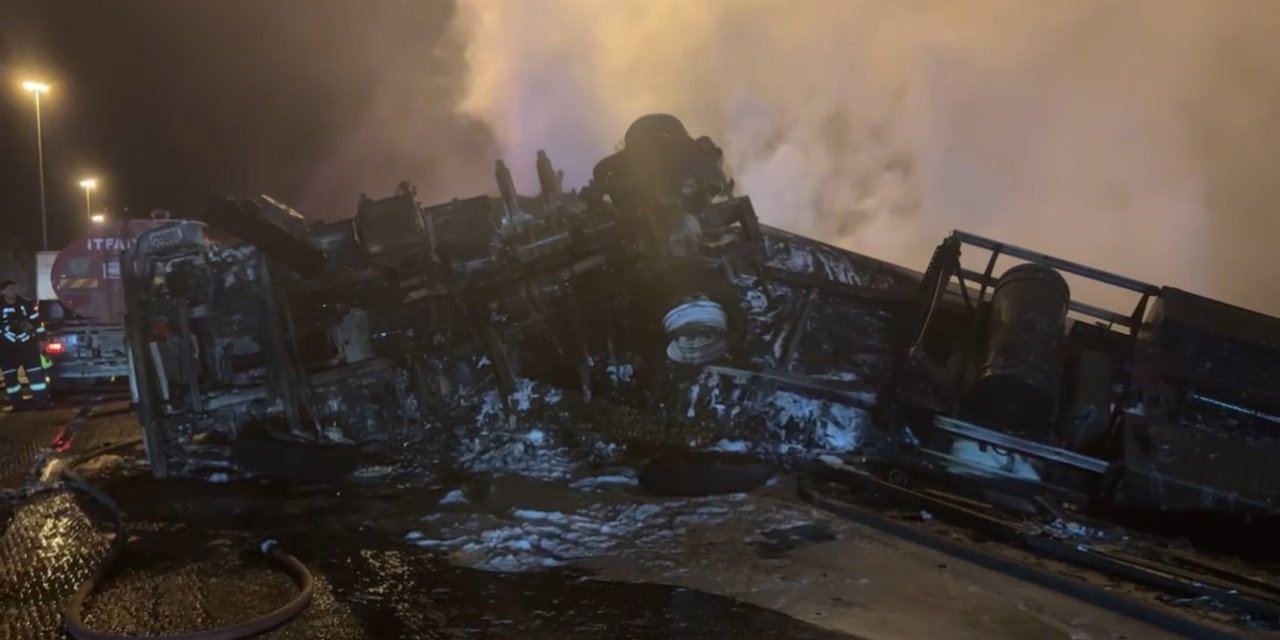 Otoyolda Kaza Yapan Tır Alev Alev Yandı: Sürücü Hayatını Kaybetti
