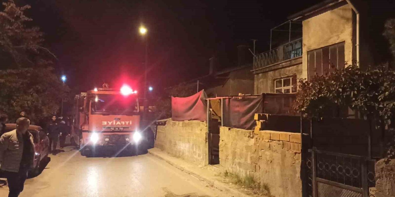 Askerden İzne Geldi, Arkadaşlarıyla Oturduğu Ev Yandı