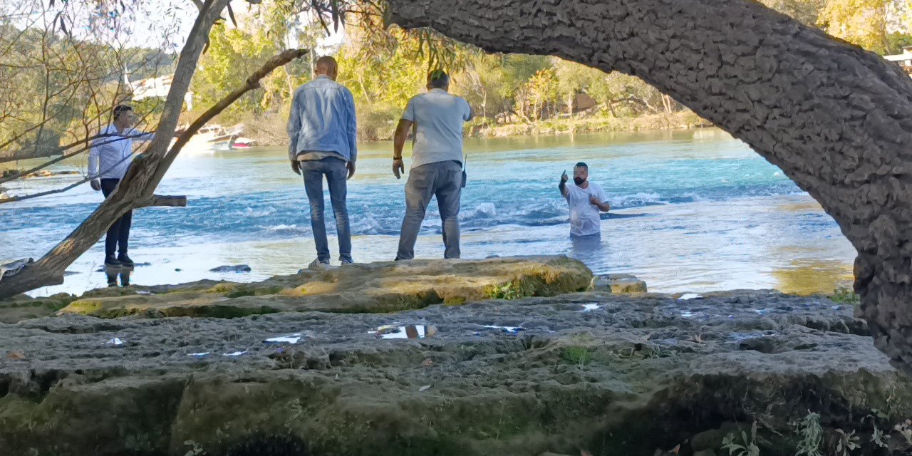 Beline Kadar Gelen Buz Gibi Suya Girip 45 Dakika Polise Dert Anlattı