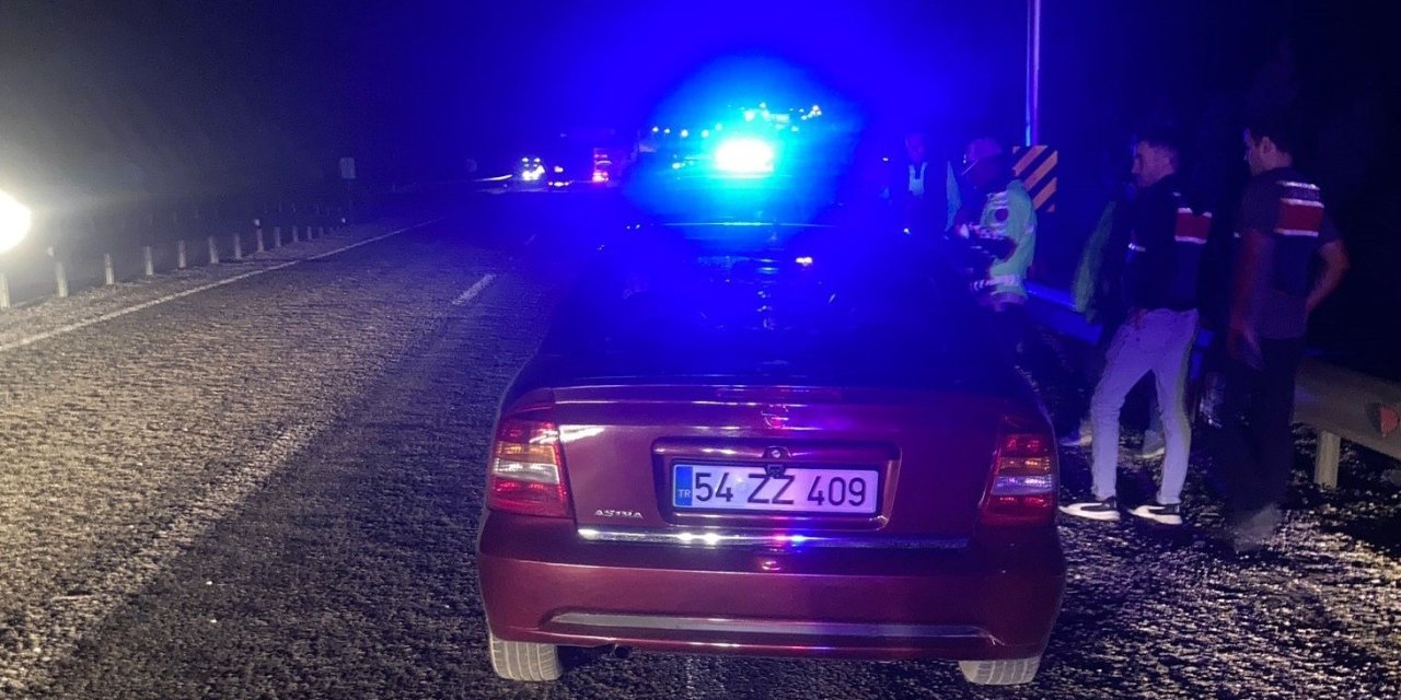 Lastiği Patlayan Araca Yardım İçin Duranlara Otomobil Çarptı: 2 Ölü, 4 Yaralı