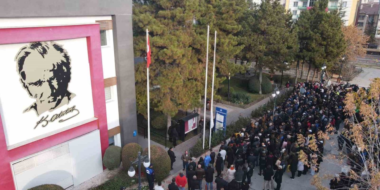 Odunpazarı Belediyesi Ata’sını Unutmadı