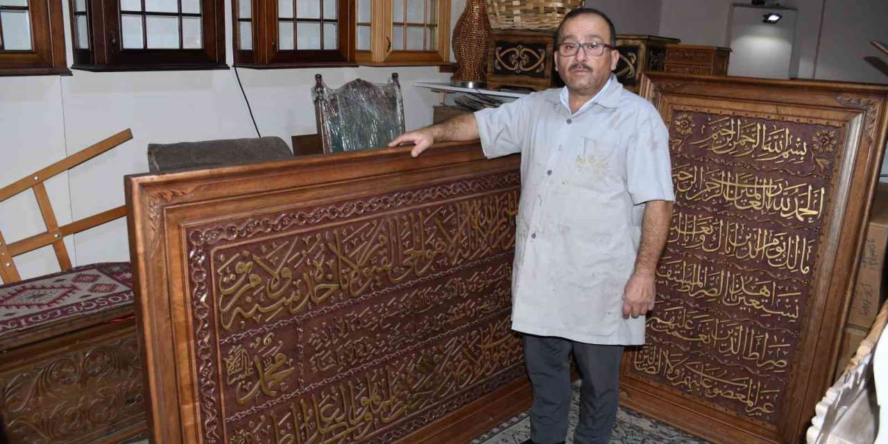 Kaybolan Meslekler Arasında Yer Alan Ahşap  Oymacılığı Sanatını Kendi İmkanları İle Yaşatmaya Çalışıyor