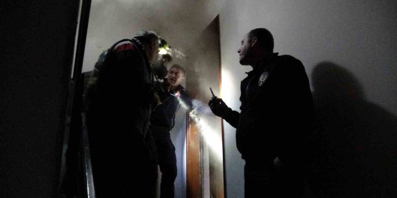 Yanık Kokusuyla Fark Edilen Yangın, İtfaiyeyi Alarma Geçirdi