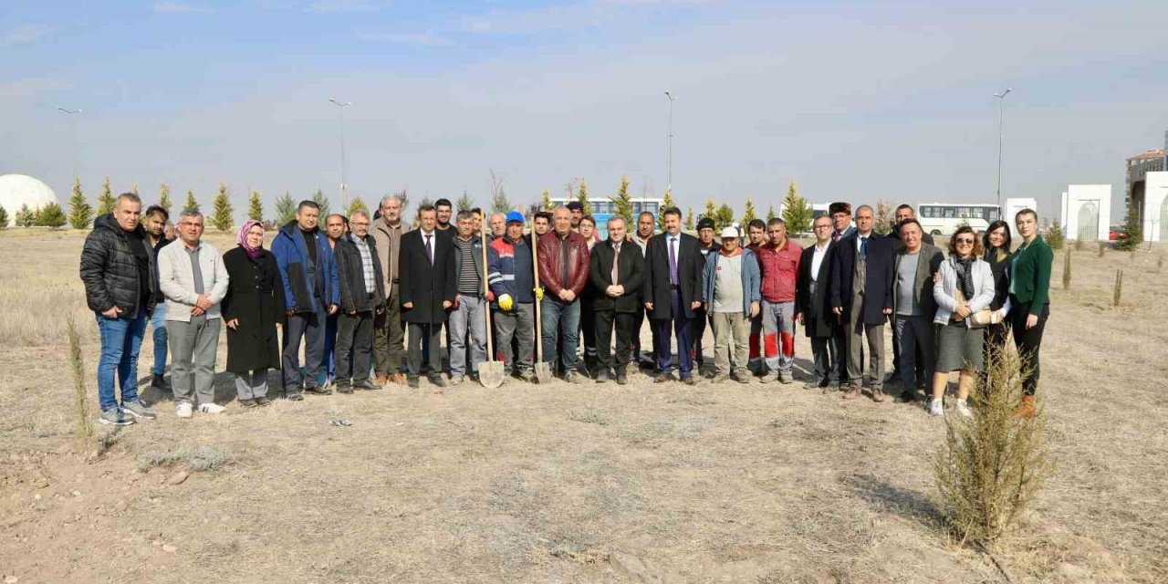 Erü’de Fidanlar Toprakla Buluştu