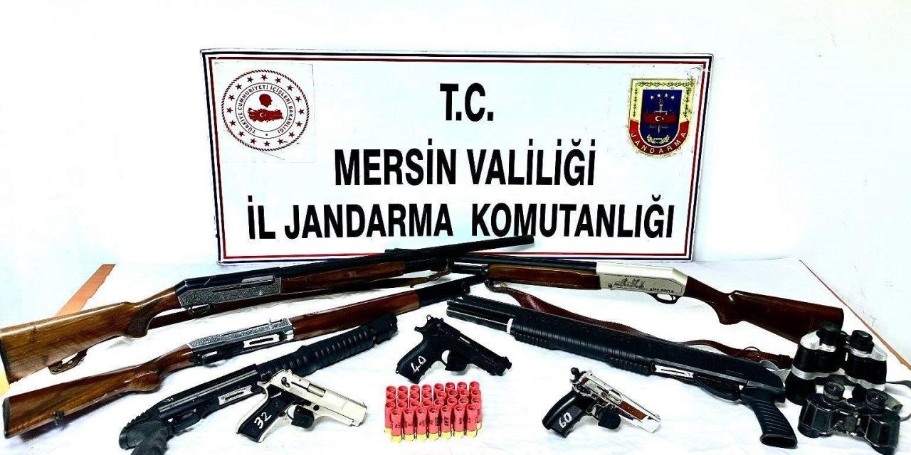 Mersin’de Silah Kaçakçıları Jandarma Engeline Takıldı