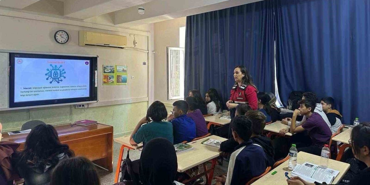 Jandarmadan Öğrencilere ’siber Farkındalık’ Eğitimi