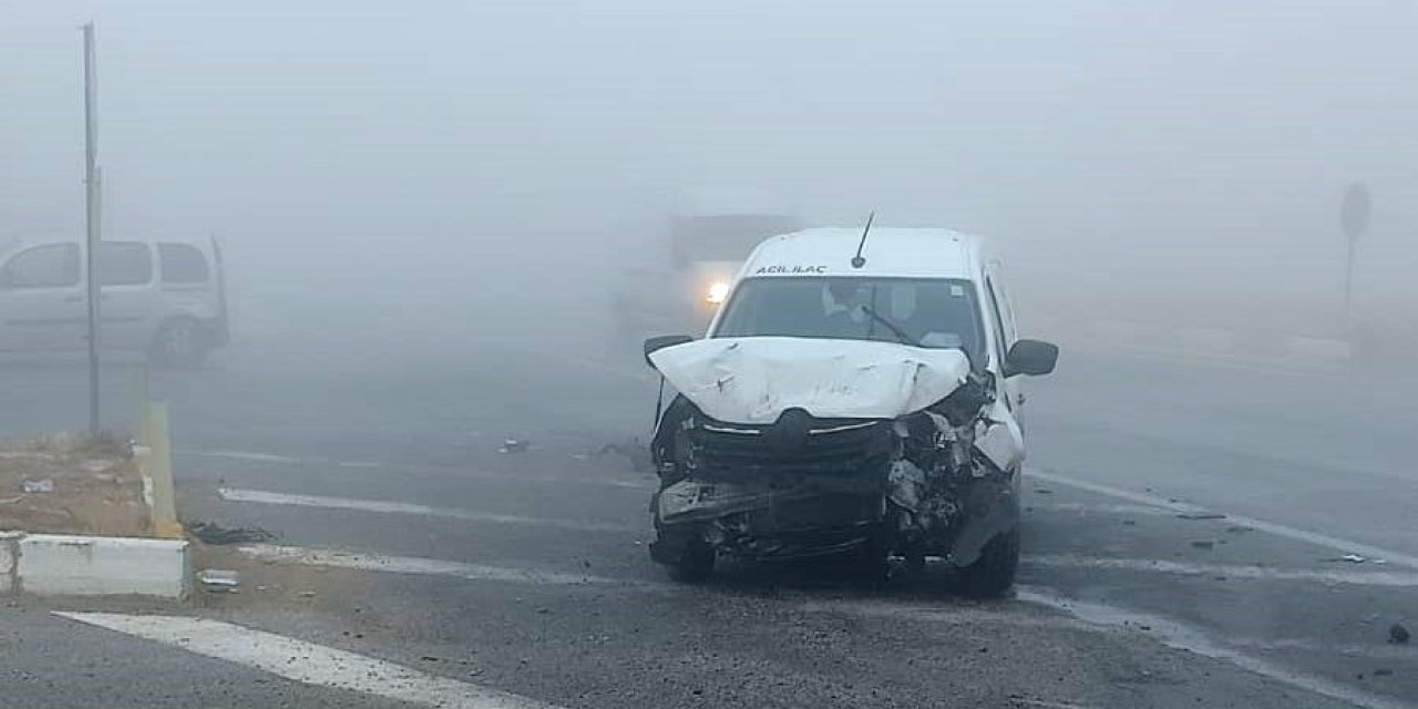 Konya’da Hafif Ticari Araç Servis Aracına Çarptı: 2 Yaralı