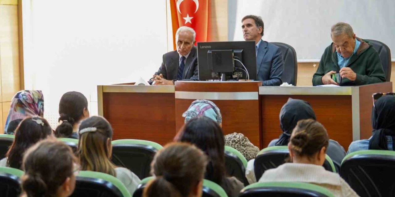 Tarsus’ta ’ipek Böcekçiliği Yetiştiriciliği’ Semineri’ Düzenlendi
