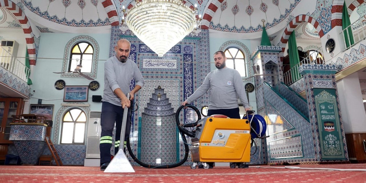 Akdeniz’de İbadethaneler Temizlenip Yıkanıyor