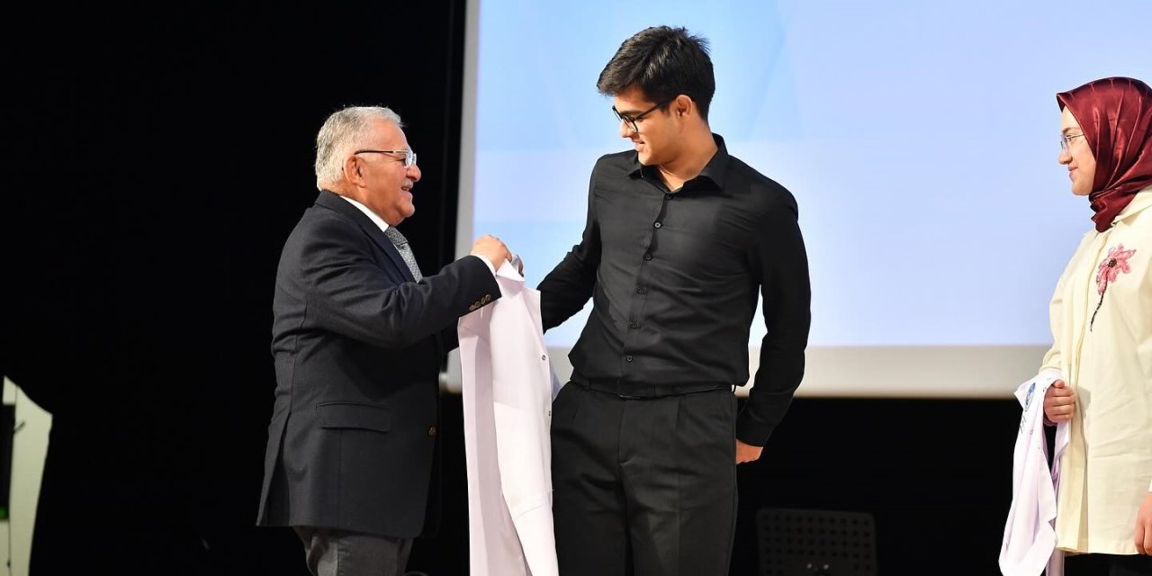 Doktor Adayları Beyaz Önlüklerini Giydi