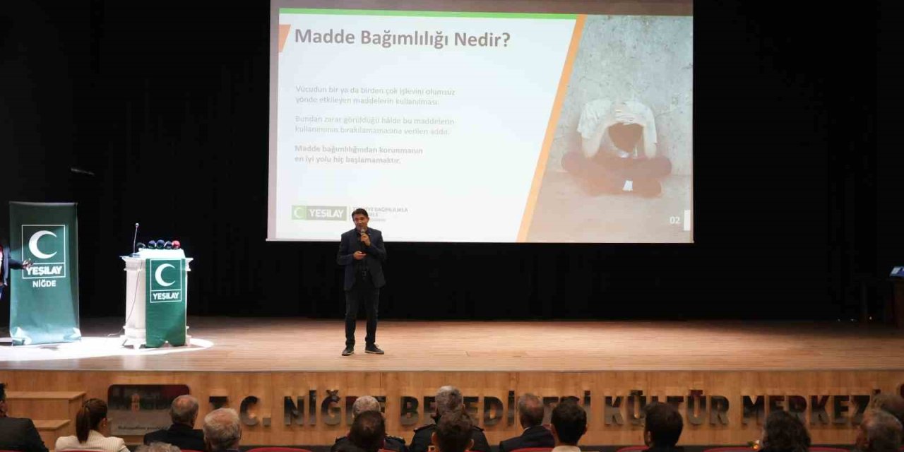 Eğitimciler Uyuşturucu İle Mücadele Konusunda Bilgilendirildi