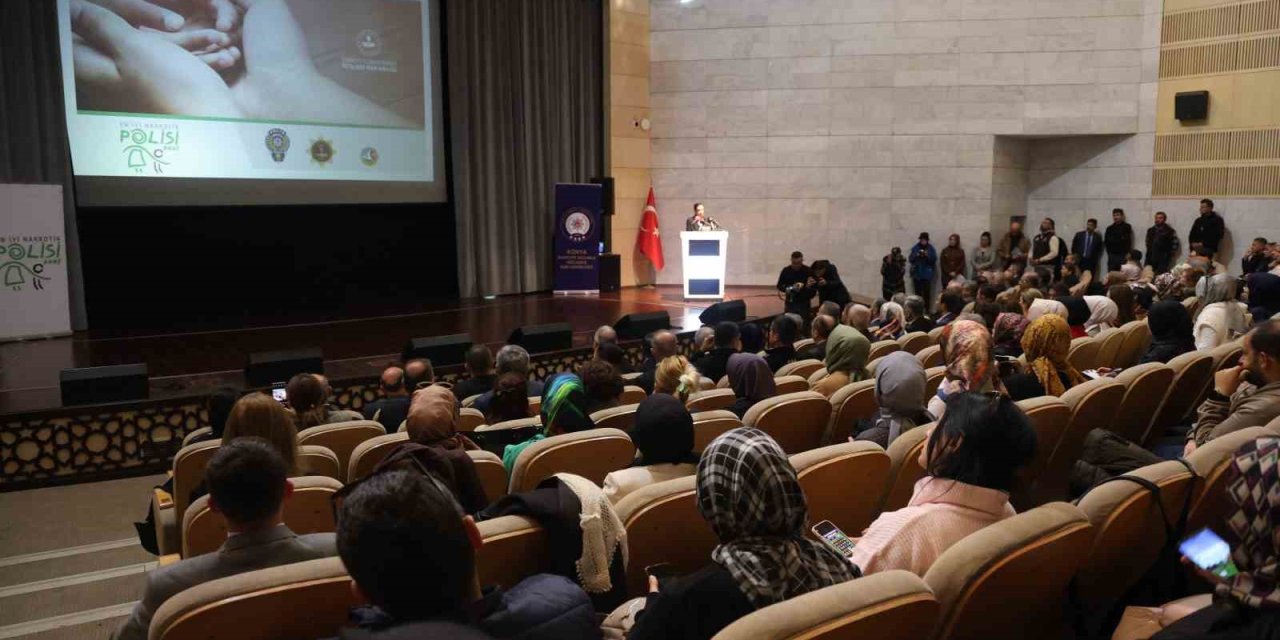 Konya’da “en İyi Narkotik Polisi Anne” Semineri Düzenlendi