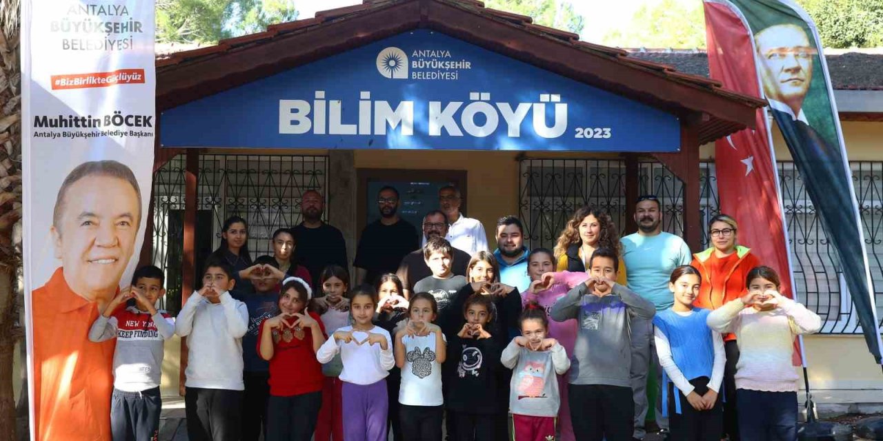Antalyalı Öğrenciler Ara Tatillerini Bilim Köyü’nde Geçiriyor