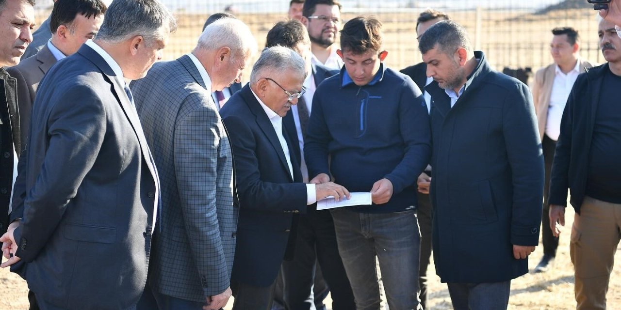 Başkan Büyükkılıç, Develi’nin Giriş Kapısı Olacak Yeni Terminal İnşaatını İnceledi