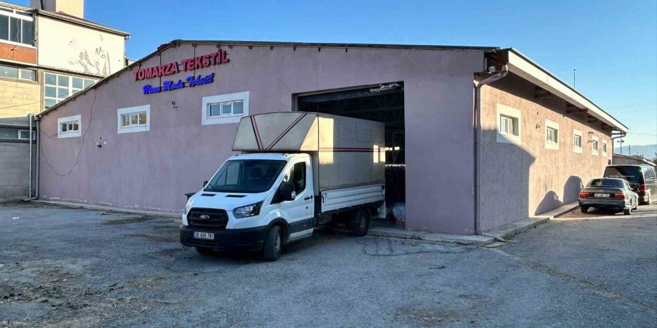 Tomarza’daki Tekstil Fabrikasında İlk Sevkiyat Yapıldı