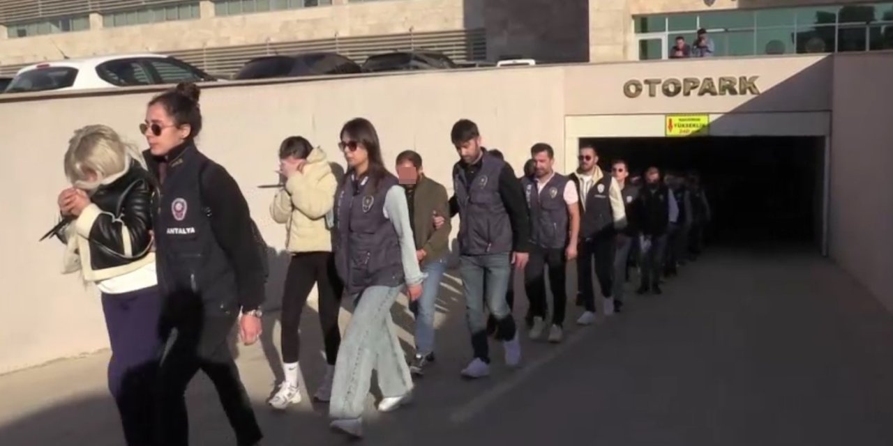 Antalya Merkezli 7 İlde Eş Zamanlı ’sahte Web Sitesi’ Operasyonu: 14 Tutuklama