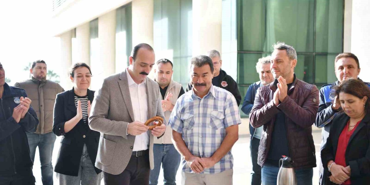 Konyaaltı’nda ‘yarım Maaş, Yarım Simit’ Eylemi