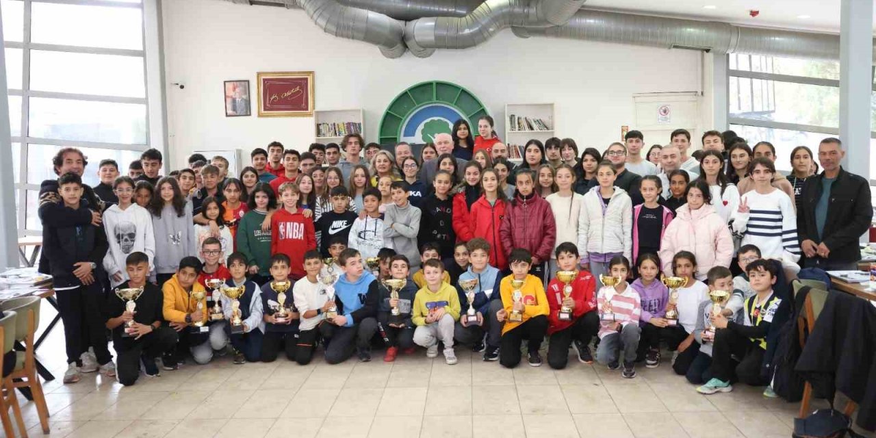 Başkan Kurt Başarılı Atletlerle Buluştu