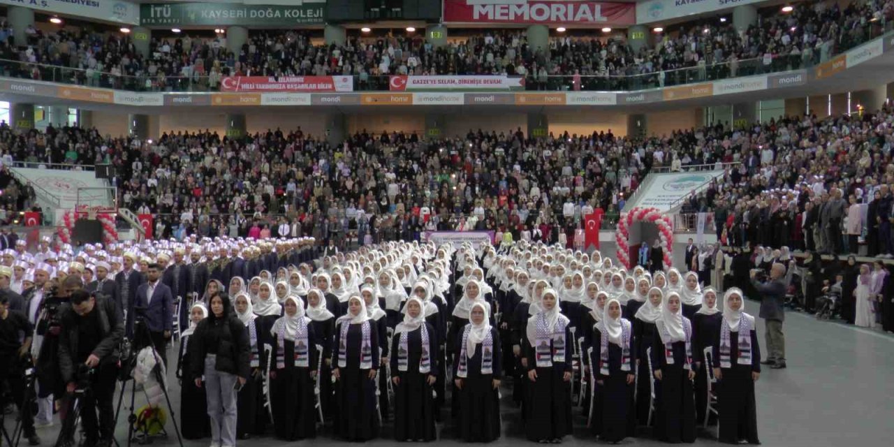 Kayseri’de 438 Öğrenci Hafızlık Belgesi’ni Aldı