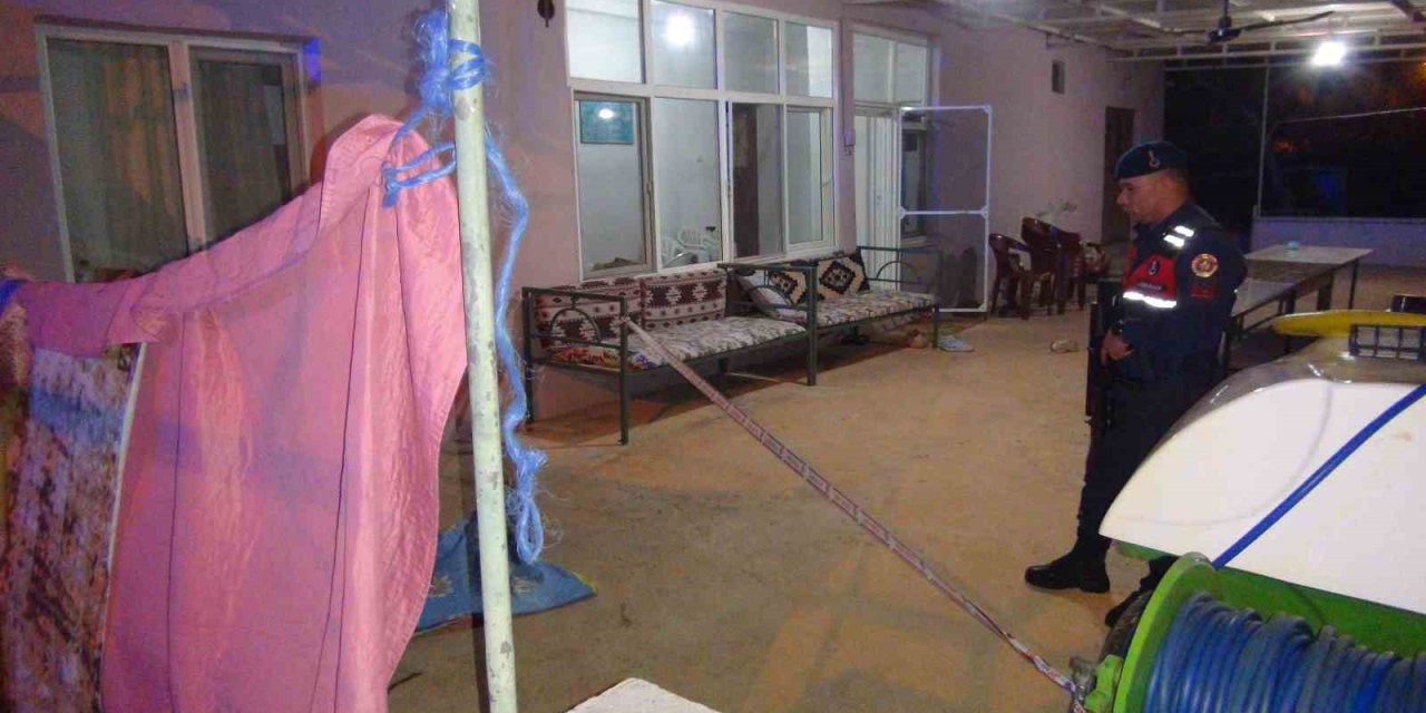 Av Tüfeğiyle Dehşet Saçtı: Eşini Ve Kayınbiraderini Öldürdü