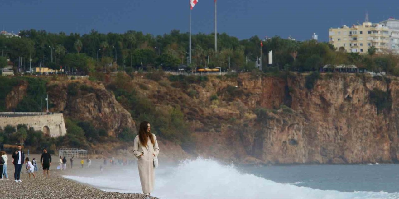 Kar, Yağmur, Güneş: Antalya 4 Saatte 3 Mevsimi Yaşadı