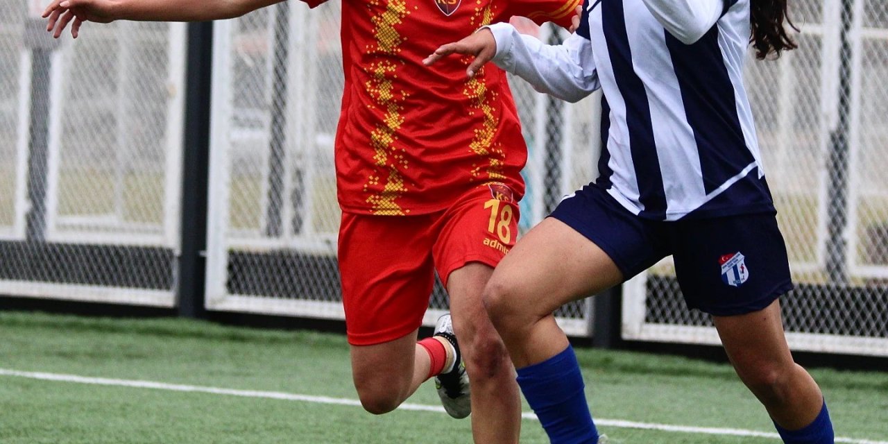 Kadınlar 1. Lig B Grubu: Kayseri Kadın Fk: 2 - Adana İdman Yurdu: 1