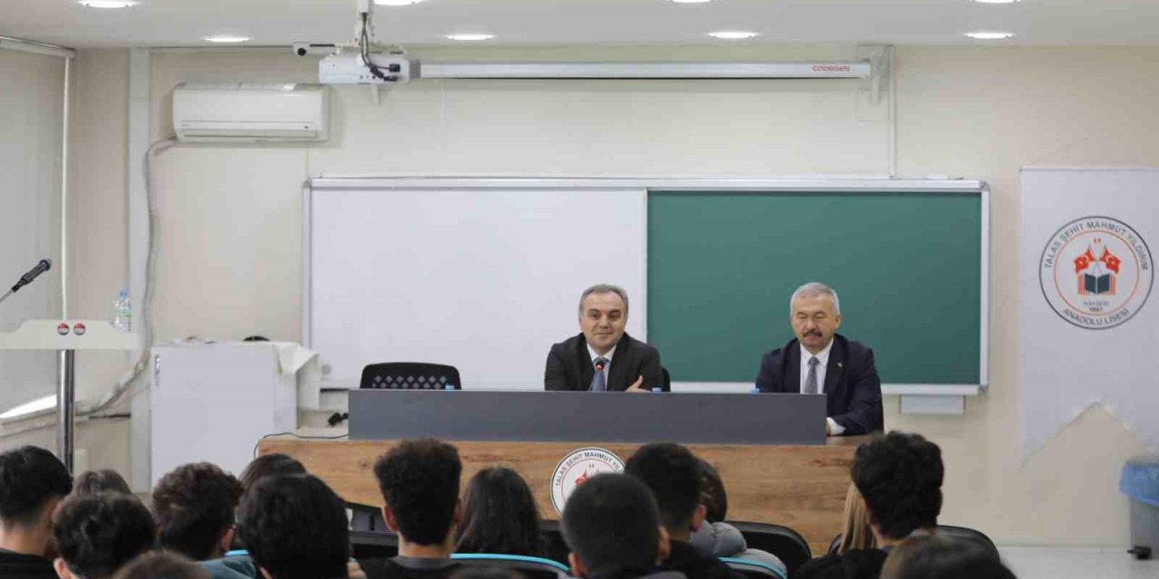 Rektör Prof. Dr. Altun, Talas Şehit Mahmut Yıldırım Anadolu Lisesi Öğrencileri İle Bir Araya Geldi
