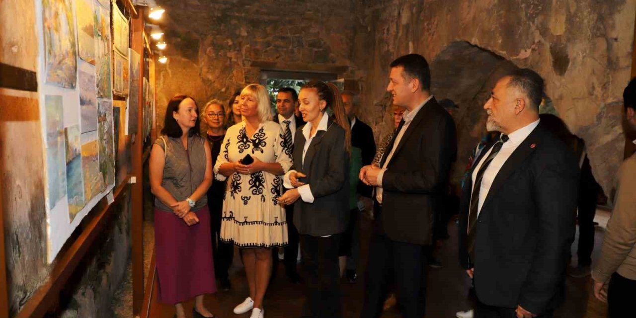 ’ukraynalı Kadın Ressamların Gözünden Alanya’ Sergisi Açıldı