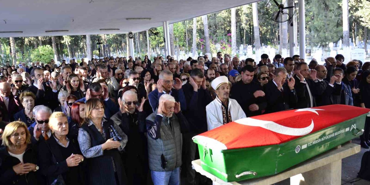 Muazzez İlmiye Çığ, Mersin’de Toprağa Verildi