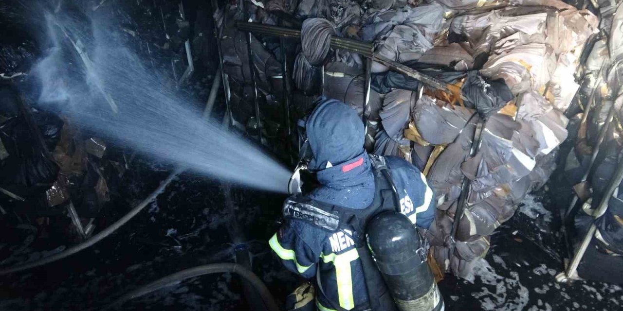 Mersin’de Tekstil Atölyesindeki Yangın Kontrol Altına Alındı